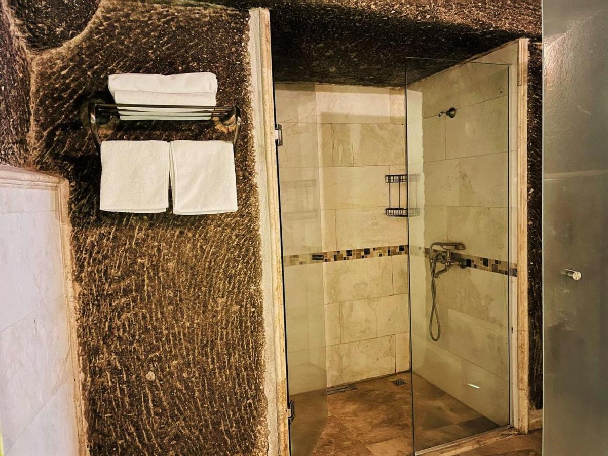 Cappadocia Empire Cave Hotel Göreme Zewnętrze zdjęcie
