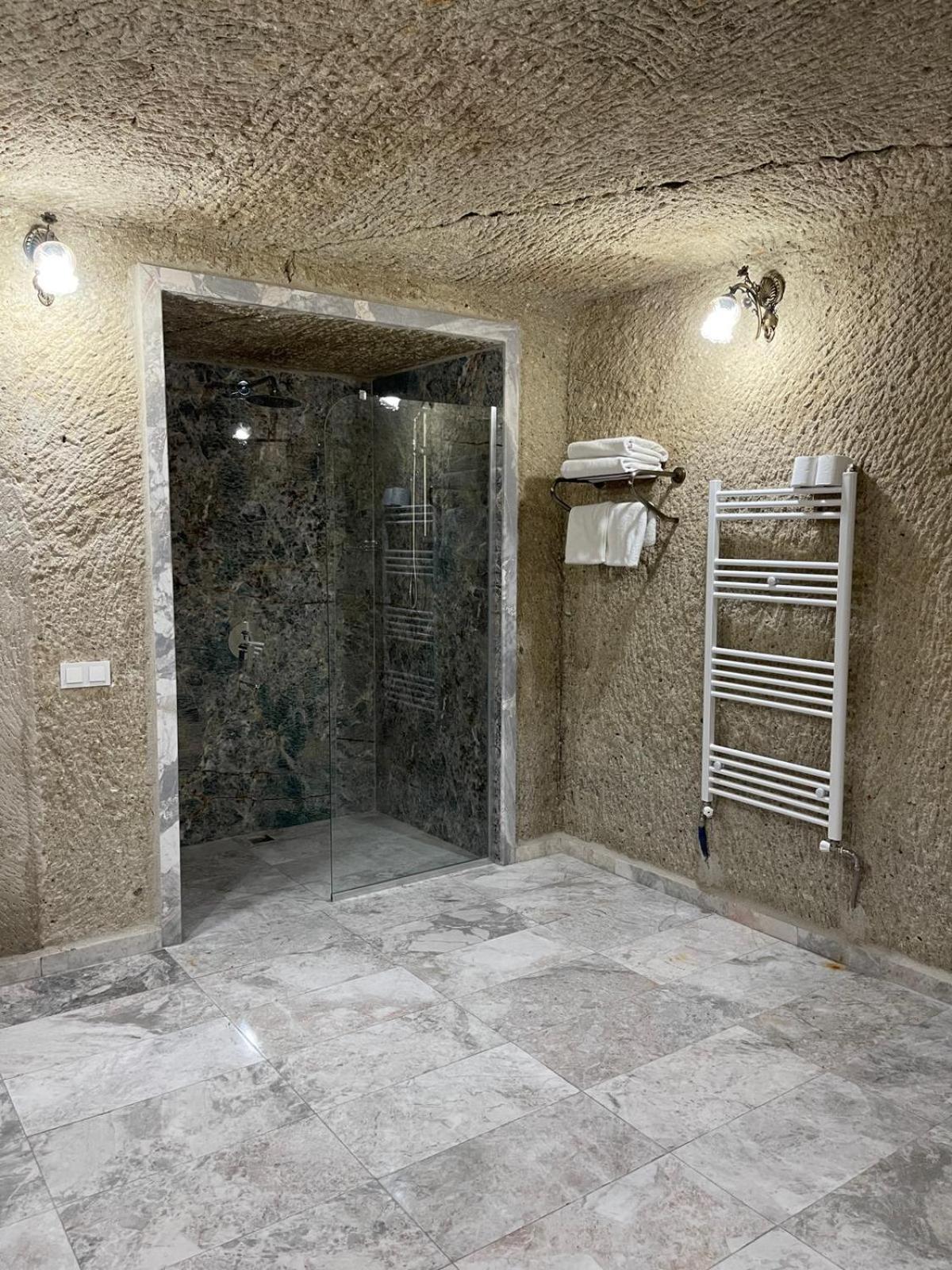 Cappadocia Empire Cave Hotel Göreme Zewnętrze zdjęcie